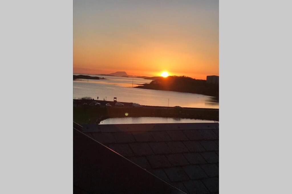 Clew Bay Balcony Views - Westport Quay Apt Apartment Екстериор снимка